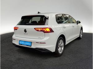 Volkswagen Golf VIII 1.5 eTSI Life DSG Rear View App-Connect