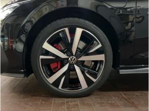Volkswagen Golf VIII 1.5 GTE DSG AHK DCC IQ.Light TravelAs.