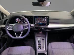Volkswagen Golf VIII 1.5 eTSI Life DSG Rear View App-Connect