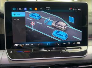 Volkswagen Golf VIII 1.5 eTSI Life DSG Rear View App-Connect