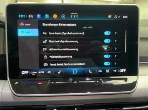 Volkswagen Golf VIII 1.5 eTSI Life DSG Rear View App-Connect