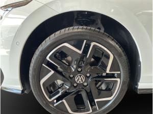Volkswagen Golf R-Line 1,5 eTSI DSG | Panorama