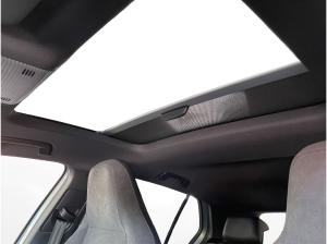 Volkswagen Golf R-Line 1,5 eTSI DSG | Panorama