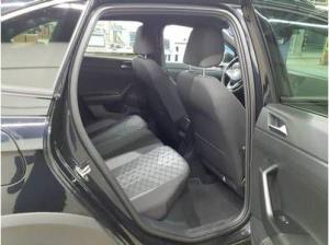 Volkswagen Taigo R-Line 1.5 TSI DSG - Rear View GJR Navi LM SHZ Matrix-LED AHK PDC IQ.Drive