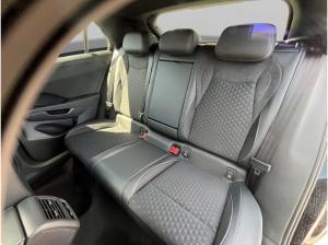Volkswagen T-Roc R-Line 1.5 l eTSI OPF 7-Gang-Doppelkupplungsgetriebe DSG