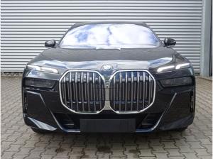 BMW 740 d *Vorführwange 07/26-01/27* inkl. Wartung & Winterräder*