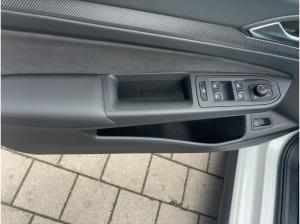 Volkswagen Golf VIII 1.5 eHybrid DSG Navi HeadUp Matrix ACC