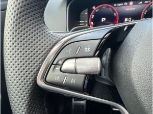 Skoda Karoq Sportline 2.0 TSI 4x4 DSG *Panorama, AHK, 19"-LM*