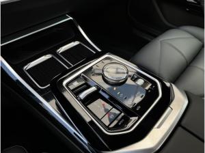 BMW 740 740d xDrive M Sport SkyLounge DA/PA Prof B&W AHK