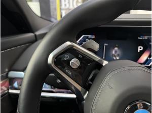 BMW 740 740d xDrive M Sport SkyLounge DA/PA Prof B&W AHK