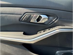BMW 330 d xDrive Touring M Sport AHK,HUD,ACC,360 GRAD KAMERA,LED-SW,19 ZOLL ALU