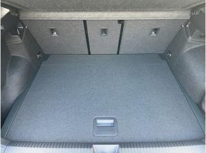 Volkswagen T-Roc R-Line 1.5 l eTSI OPF 7-Gang-Doppelkupplungsgetriebe DSG