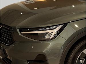 Volvo XC40 B3 Mild-Hybrid Benzin Plus Dark