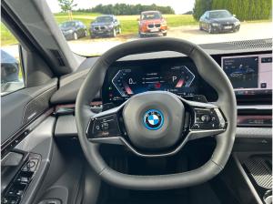 BMW 550 550e xDrive Lim. SitzLüft Finanzierung ab 2,49%
