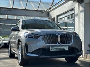 BMW iX1 xDrive30 AHK/Memory/HUD Finanzierung ab 0,49%