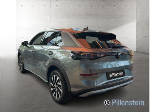 Volkswagen T-Roc TSI DSG STYLE NAVI+AHK+ACC+EASY+KAM+SHZ