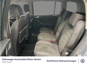Volkswagen Touran 1.5 TSI Highline Navi AHK Pano uvm