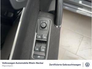 Volkswagen Touran 1.5 TSI Highline Navi AHK Pano uvm