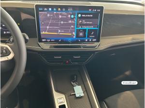 Volkswagen Passat Business 1.5e TSI DSG IQDRIVE NAVI AHK