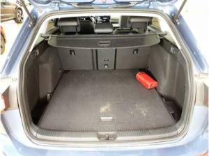 Volkswagen Golf VIII Variant 2.0 TDI DSG IQ.Light+NAV+AHK+AreaView - Goal