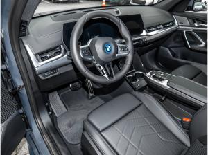 BMW iX2 xDrive30 M Sport HUD PANO ACC AHK 360°KAM