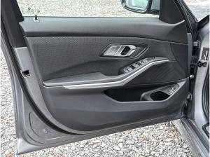 BMW 318 318i RFK NAVI LED PDC V+H DAB PA SHZ KZG