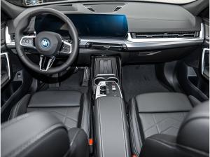 BMW iX2 xDrive30 M Sport HUD PANO ACC AHK 360°KAM