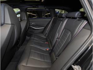 BMW M340 M340d xDrive Touring M Sport HUD PANO RFK NAVI
