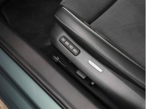 Volkswagen Passat Variant 1,5 eTSI DSG Business ACC Standheiz. elektr.Heckklappe Navi SideAssist