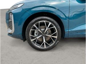 Audi Q3 SUV TDI quattro 2x S-line MATRIX PANO HUD AHK