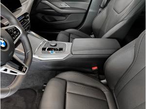 BMW i4 M60 M Technik Paket * M Sportpaket Pro * Harman Kardon * Glasdach * Head Up Display * Driv.Ass.Prof