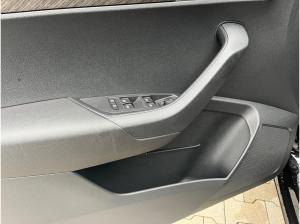 Skoda Karoq 1.5 TSI Selection DSG Navi LED ACC RFK