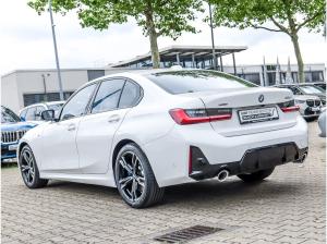 BMW 330 330i xDrive M Sport Glasd. DA H/K Adap.LED PA+
