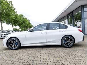 BMW 330 330i xDrive M Sport Glasd. DA H/K Adap.LED PA+