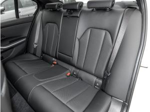 BMW 330 330i xDrive M Sport Glasd. DA H/K Adap.LED PA+