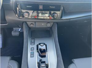 Nissan Qashqai N-Design *Gewerbekracher* weiß / schwarz 158PS Leder, Head UP, 360 Grad ,Komfort Paket