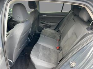 Volkswagen Golf VIII 1.5 eTSI Style DSG LED AHK ACC