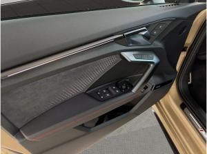 Audi RS3 Limo*Keramikbremse*360°Kamera*Sonos*