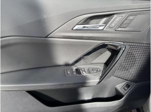 BMW iX1 xDrive30 AHK/Memory/HUD Finanzierung ab 0,49%