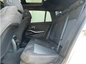 BMW 320 d Touring M Sport || Pano Head-Up HiFi 360°