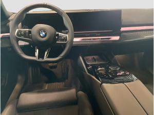 BMW 520 d xDrive Touring  M Sport *Neupreis: 86.170,00 EUR*