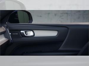 Volvo XC40 Plus Black Edition, B3, *sofort verfügbar*