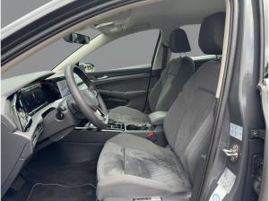 Volkswagen Golf VIII Variant 1.5 eTSI Style DSG Rear View AppConnect