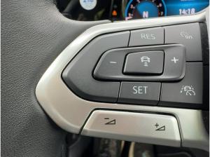 Volkswagen Golf VIII Variant 1.5 eTSI Style DSG Rear View AppConnect
