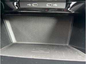 Volkswagen Golf VIII Variant 1.5 eTSI Style DSG Rear View AppConnect