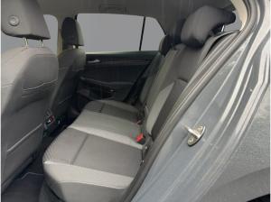 Volkswagen Golf VIII 1.0 eTSI Active DSG Ganzjahresreifen