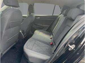 Volkswagen Golf VIII 1.5 eTSI Style DSG Navi Sitzhzg LED