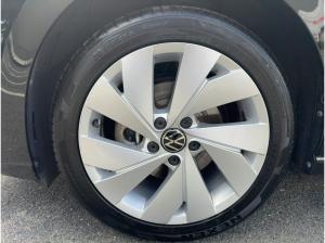 Volkswagen Golf VIII 1.5 eTSI Style DSG Navi Sitzhzg LED