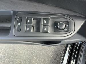 Volkswagen Golf VIII 1.5 eTSI Style DSG Navi Sitzhzg LED