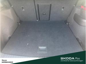 Skoda Karoq TOUR TSI DSG AHK NAVI SITZHEIZUNG EINPARKHILFE LED